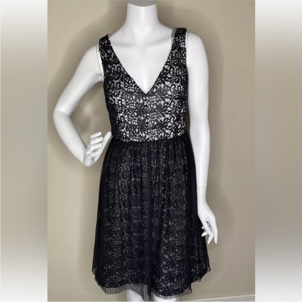 FRENCH CONNECTION BLACK LACE SLEEVELESS V NECK DRESS SZ 4